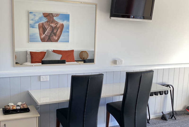 Queen - 2 Bedroom (downstairs)