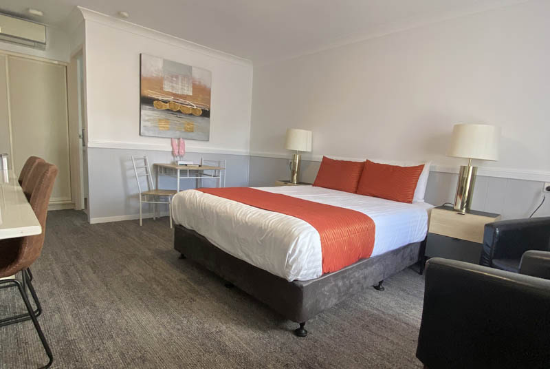 Queen Deluxe Room (downstairs)