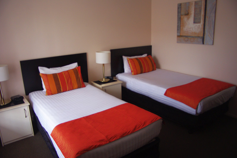 King Twin Share Single Room (upstairs)